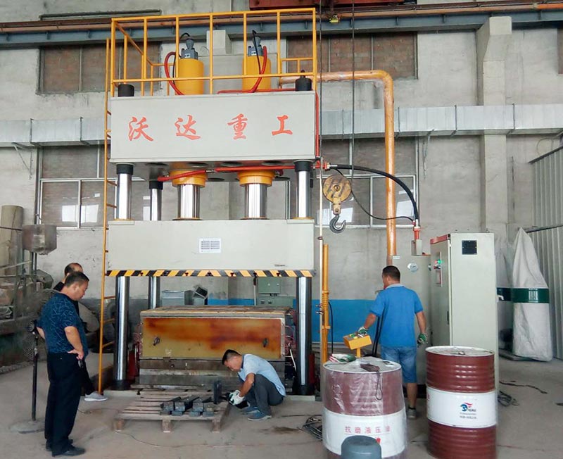 模壓玻璃鋼冷卻塔風筒液壓機1500噸2000噸液壓機廠家